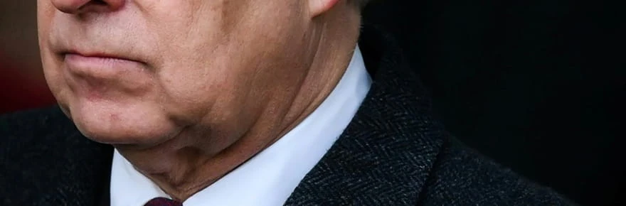 Les Britanniques saluent la déchéance d'Andrew, mais des questions demeurent