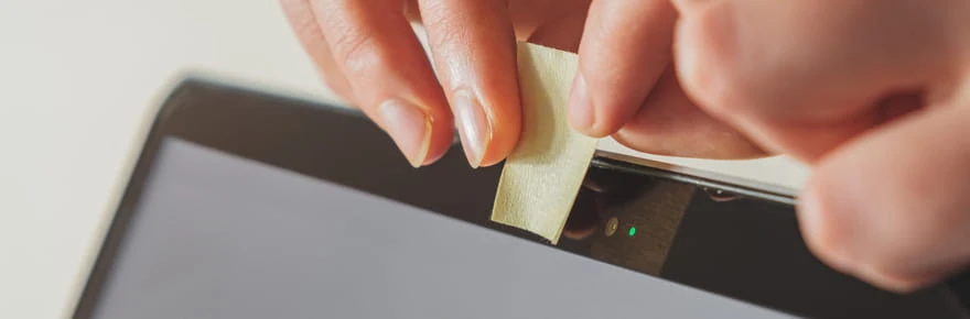 Est-il vraiment utile de cacher la webcam de son ordinateur ? Ces experts cassent le mythe