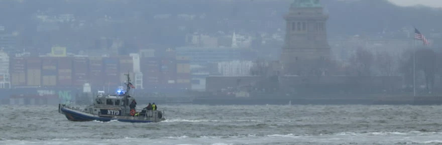Une famille de touristes tués dans le crash d'un hélicoptère dans le fleuve de New York