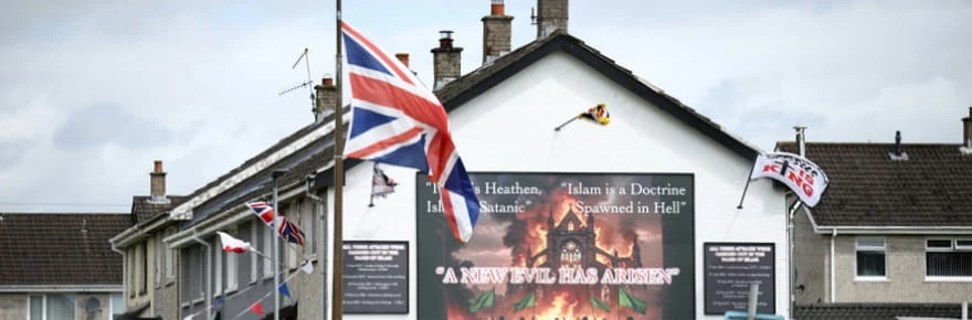 À Belfast, des violences anti-immigrés dans une ville marquée par les divisions