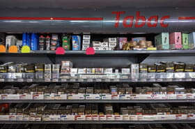 Prix du tabac : voici tous les nouveaux tarifs des cigarettes en France et par marque 