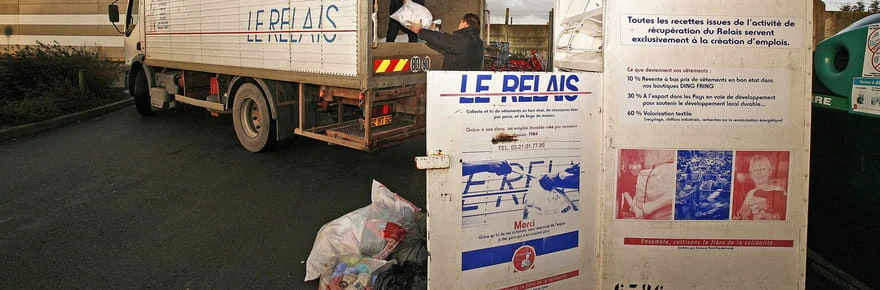 Ne jetez plus vos vêtements dans ces conteneurs présents partout, c'est inutile