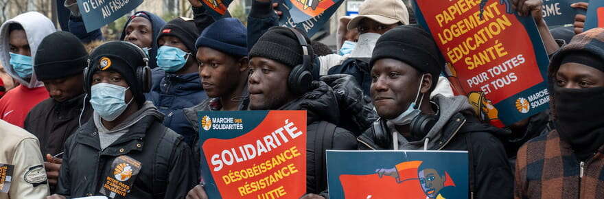 À la Gaîté Lyrique de Paris, l'opération d'expulsion de 400 migrants s'annonce musclée