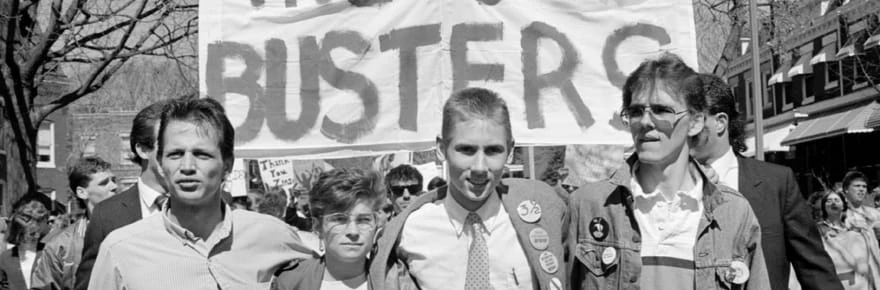Deaf president now : un mouvement étudiant, histoire d'une mobilisation historique sur Apple TV+