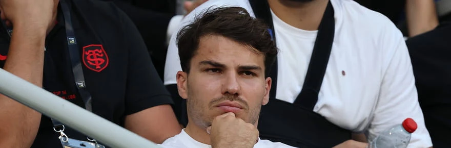 Agacé par le salary cap, Antoine Dupont se met en opposition avec la Ligue qui lui répond