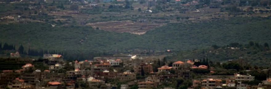 Liban: frappes israéliennes dans l'est et le sud, le Hezbollah pointe 