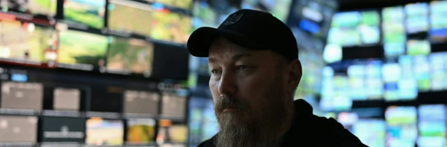Art, chiffres et frappes: la formule du chef des dronistes ukrainiens
