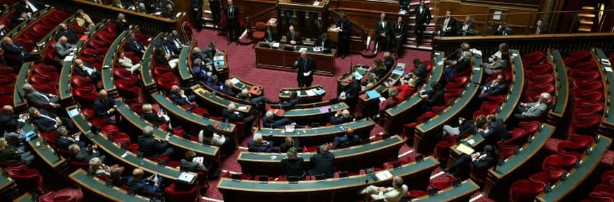 Le budget au Sénat, dernières heures apaisées pour un gouvernement en sursis