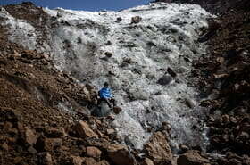 Sur les sommets du Mont Kenya, la fin des glaciers d'Afrique