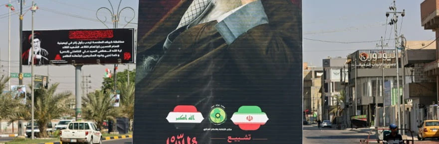 Le cercueil du guide suprême iranien Khamenei entame sa route vers l'Irak