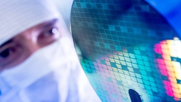 La crisis de los chips empuja al ERTE a 40.000 trabajadores del automóvil