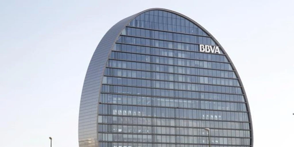 BBVA gana un 80% más en el tercer trimestre y reduce sus pérdidas en el año a 15 millones 