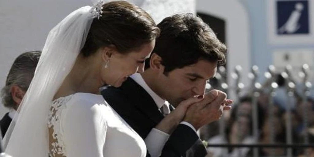 Eva González y Cayetano Rivera Ordóñez celebran su quinto aniversario de boda