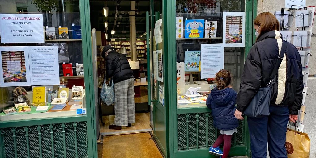 El Gobierno francés reembolsará a las librerías los gastos de envío de libros durante el nuevo confinamiento