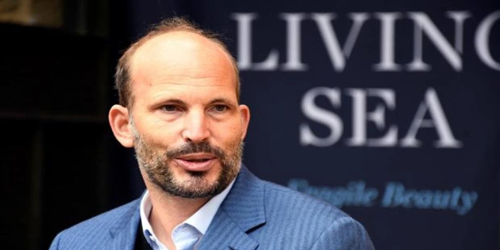 Hussain Aga Khan: «Cualquiera que pase suficiente tiempo en el mar verá algo triste o perturbador»