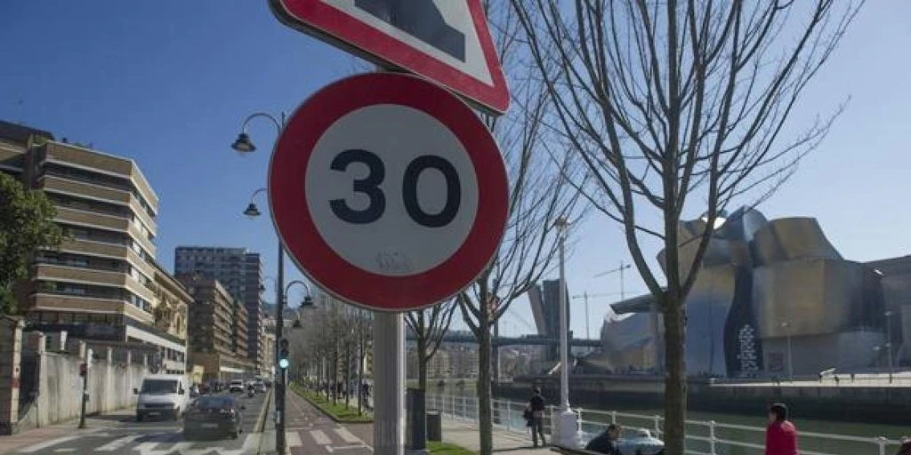 A qué velocidad podré circular en vías urbanas a partir del 11 de mayo