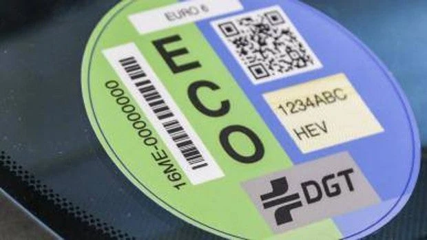 Qué etiqueta medioambiental le corresponde a cada coche