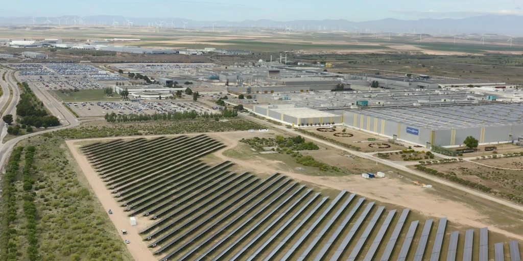 Stellantis autoabastecerá su planta de Zaragoza con un parque fotovoltaico de 8.640 kWp