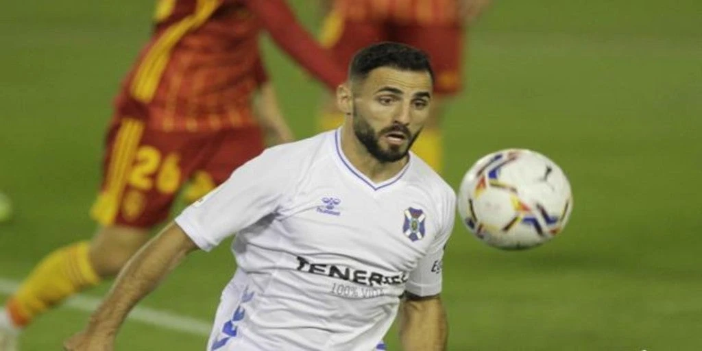 El Tenerife oxigena su situación asfixiando al Zaragoza