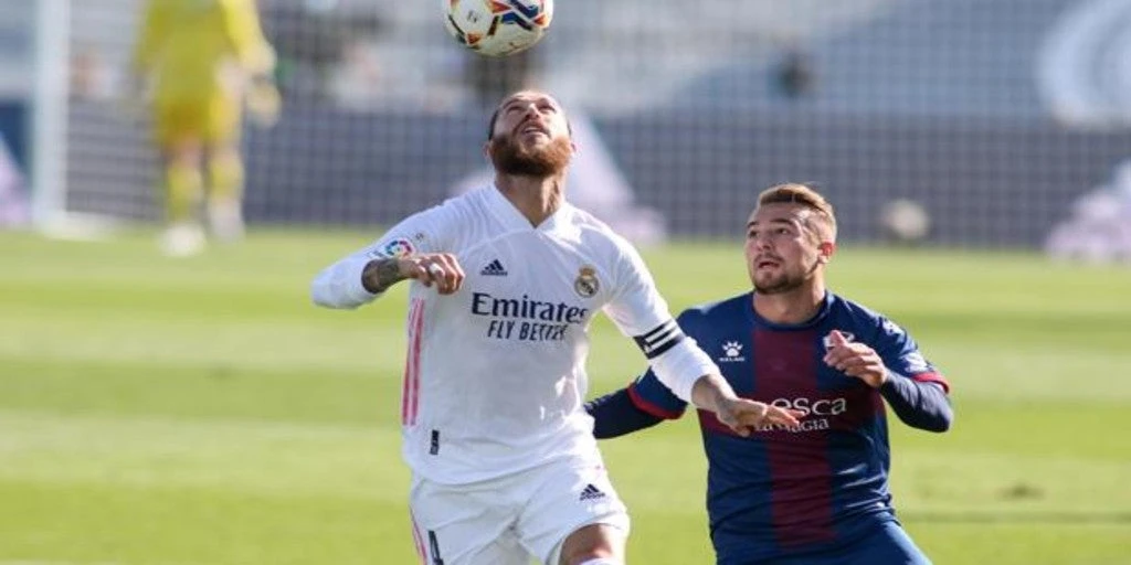 Ramos caza a Santillana: 461 jornadas de Liga con el Real Madrid 