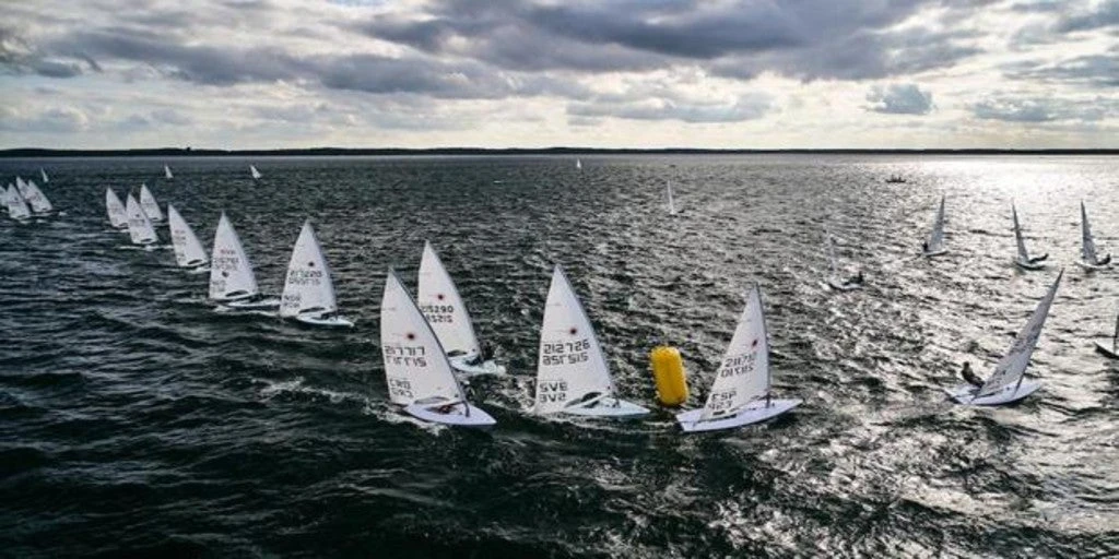 Joel Rodríguez y Blanco, sexto y séptimo en la segunda jornada del Europeo de Laser
