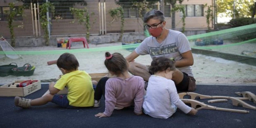 Primeros días en las escuelas infantiles: «La distancia entre educador y niño es una línea roja»