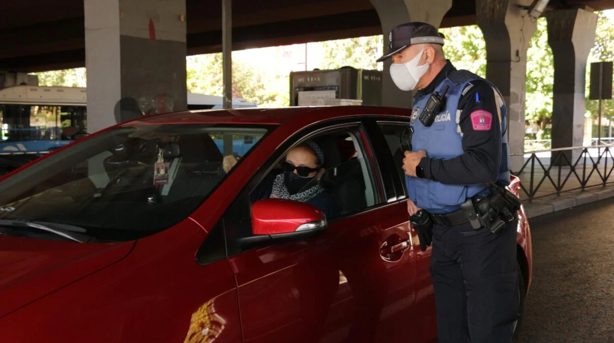 Negocios afectados y vecinos descontentos: así vive las nuevas restricciones Puente de Vallecas  