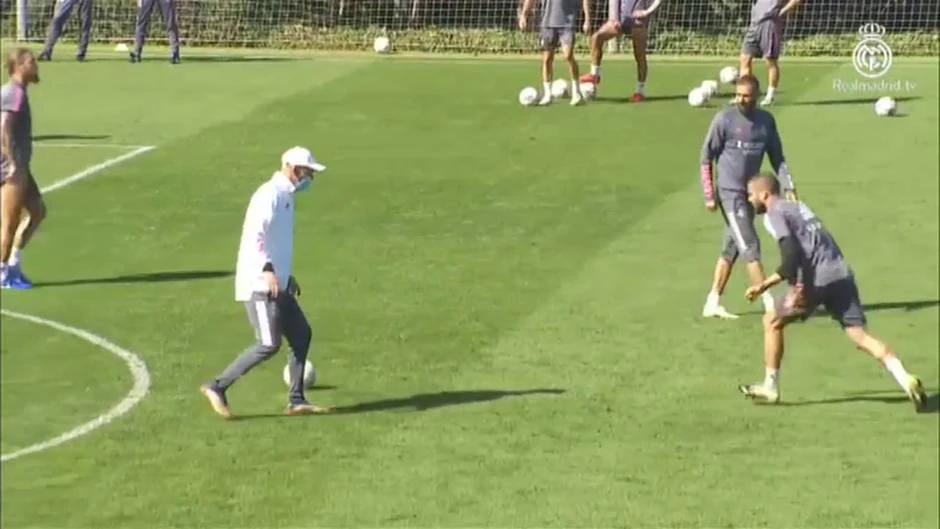 Zidane confirma que no ha pedido refuerzos pero no descarta la llegada de fichajes
