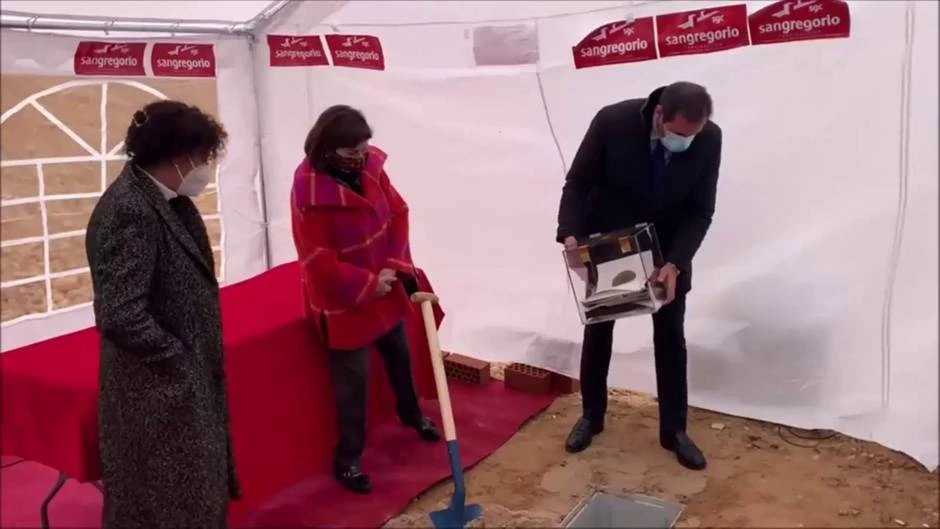 Colocan la primera piedra del Centro de Mayores y Biblioteca de Parquesol