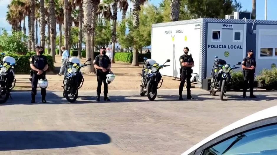 Valencia cierra la playa de la Malvarrosa para evitar aglomeraciones en San Juan