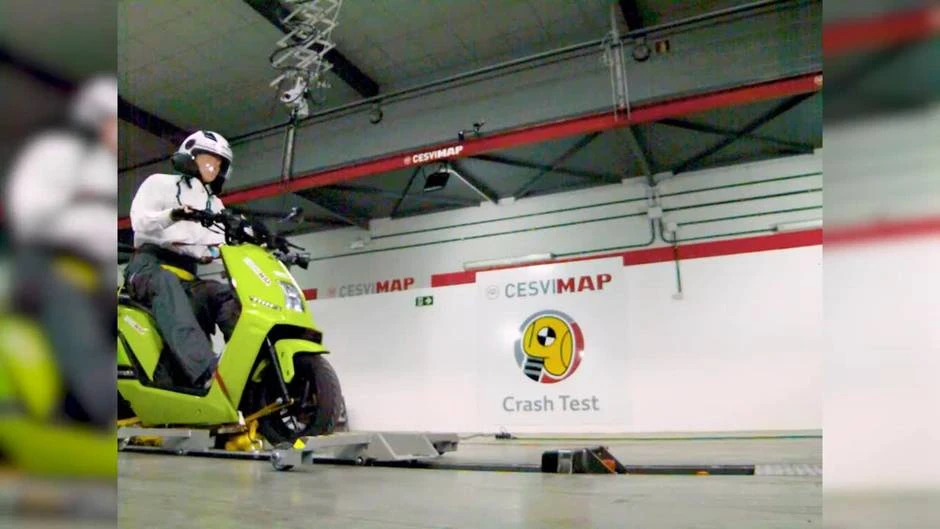 Las consecuencias de un accidente de moto por llevar mal abrochado el caso