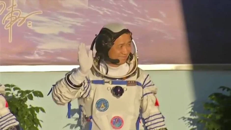 China lanza con éxito un cohete hacia su estación espacial en construcción