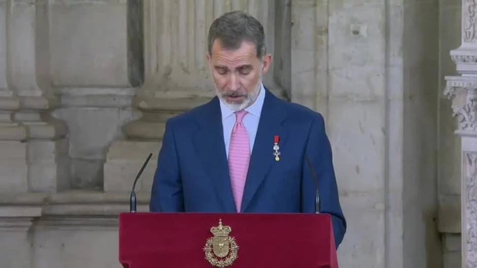 El rey entrega las medallas al Mérito Civil a los 'héroes' de la pandemia