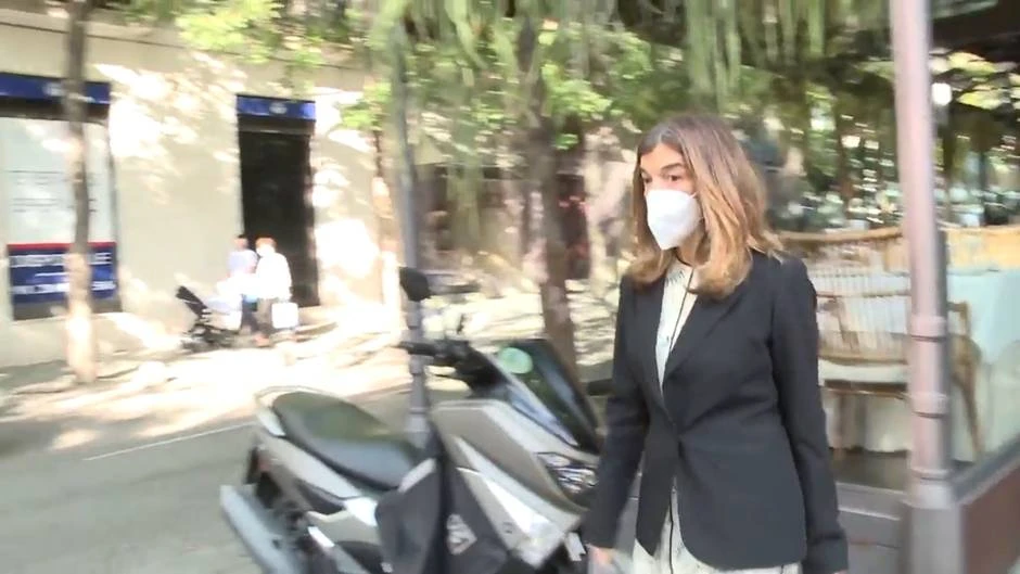 Xandra Falcó reaparece, arropada por el Marqués de Cubas, tras la muerte de su marido