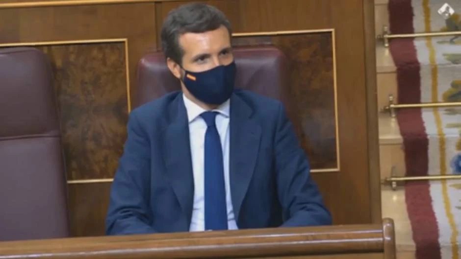 Sánchez anuncia a Casado que paraliza la reforma del CGPJ para pactar su renovación