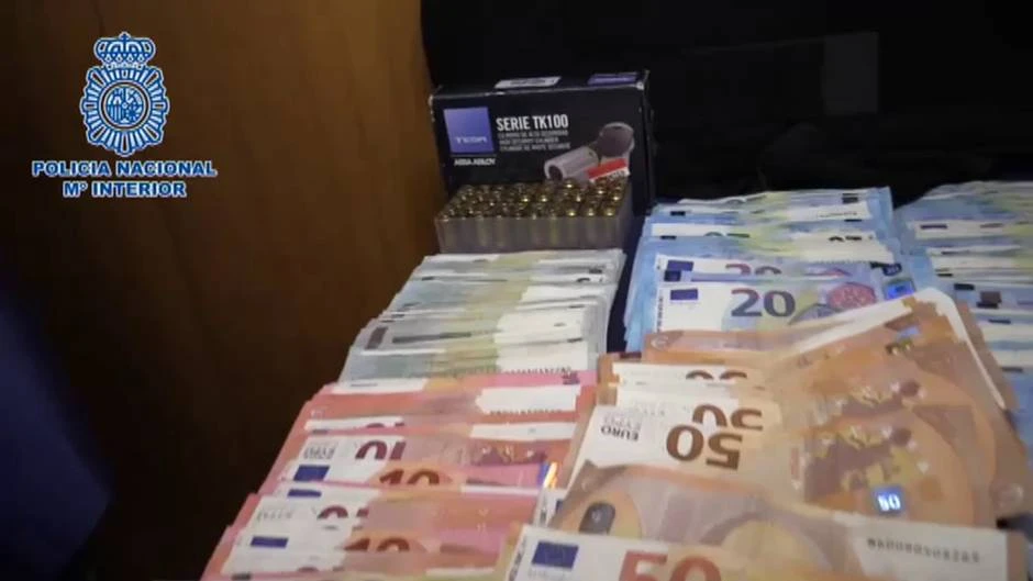 Cuatro detenidos por el robo de 243 bolsos de lujo, valorados en medio millón de euros , de una tienda de la 'milla de oro' de Madrid