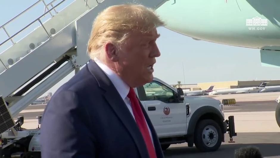 Trump dice que ha ganado las elecciones y acusa a los medios de 