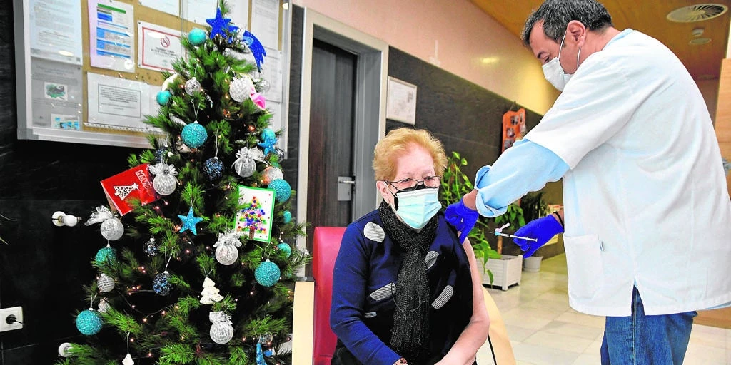 Las vacunas de ARNm reducen un 97% las muertes por Covid-19 en residencias de mayores