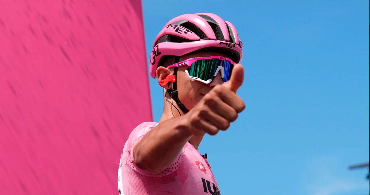 El ciclista mexicano Isaac del Toro mantiene su liderato en el Giro de Italia