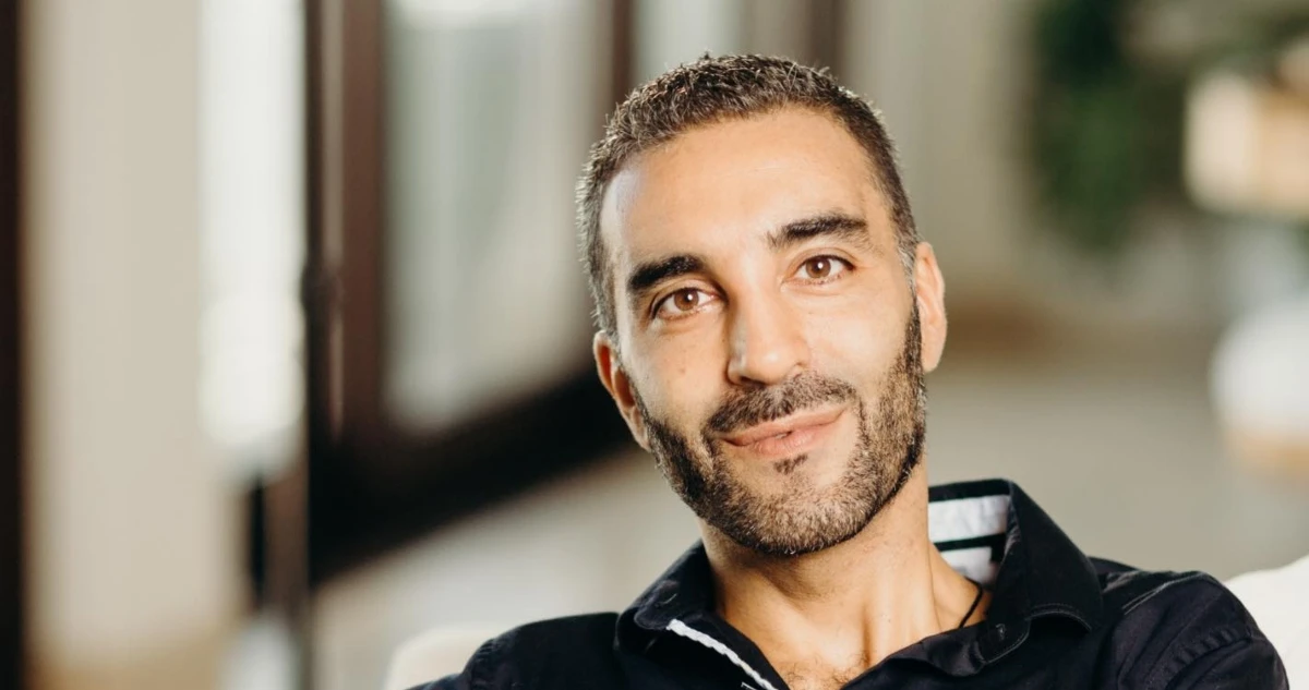 Simón Levy fue detenido en Portugal, dice la FGJ-CdMx. En X, él dice que sigue libre