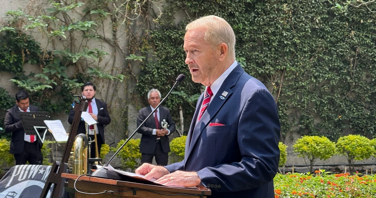 Embajador de EU reconoce al Gobierno de Sheinbaum tras extradición de tres criminales