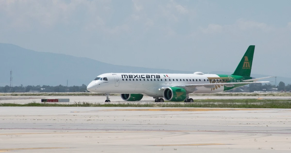 Mexicana suma a su flota segundo avión Embraer; Sheinbaum celebra arribo de aeronave