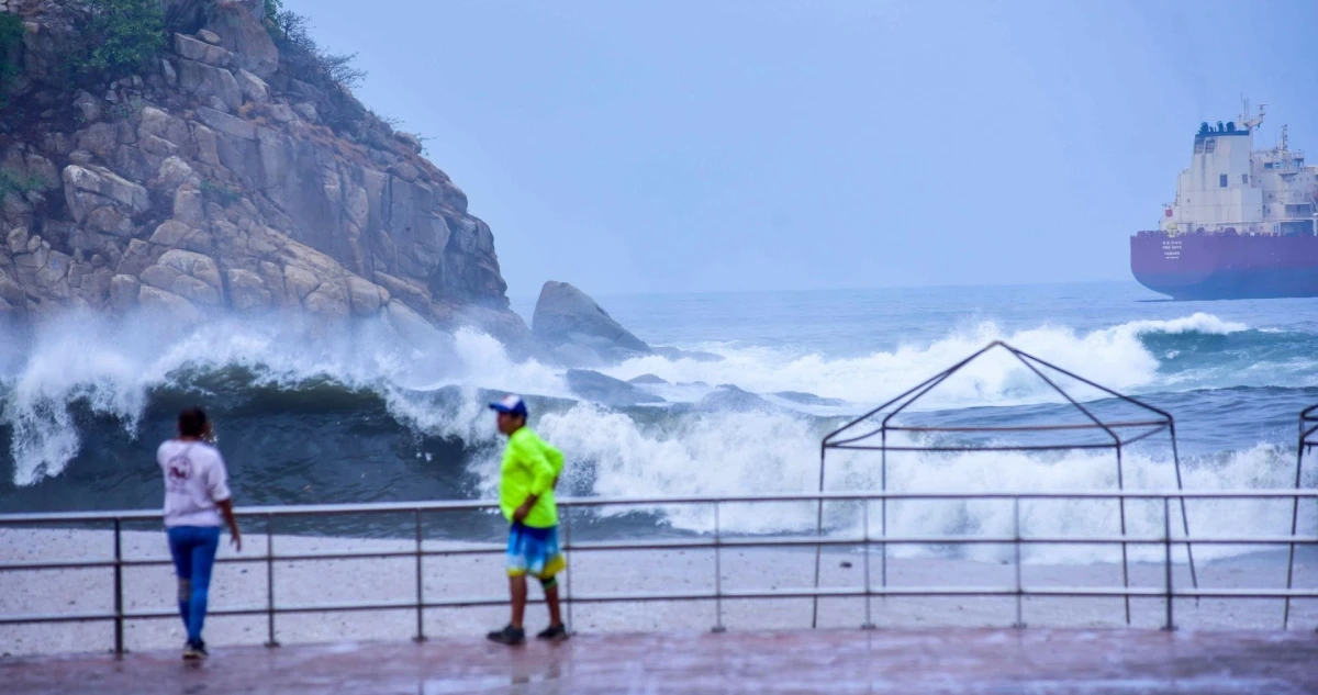 Potencial huracán se forma frente a Guerrero y Oaxaca. Provocará fuertes lluvias