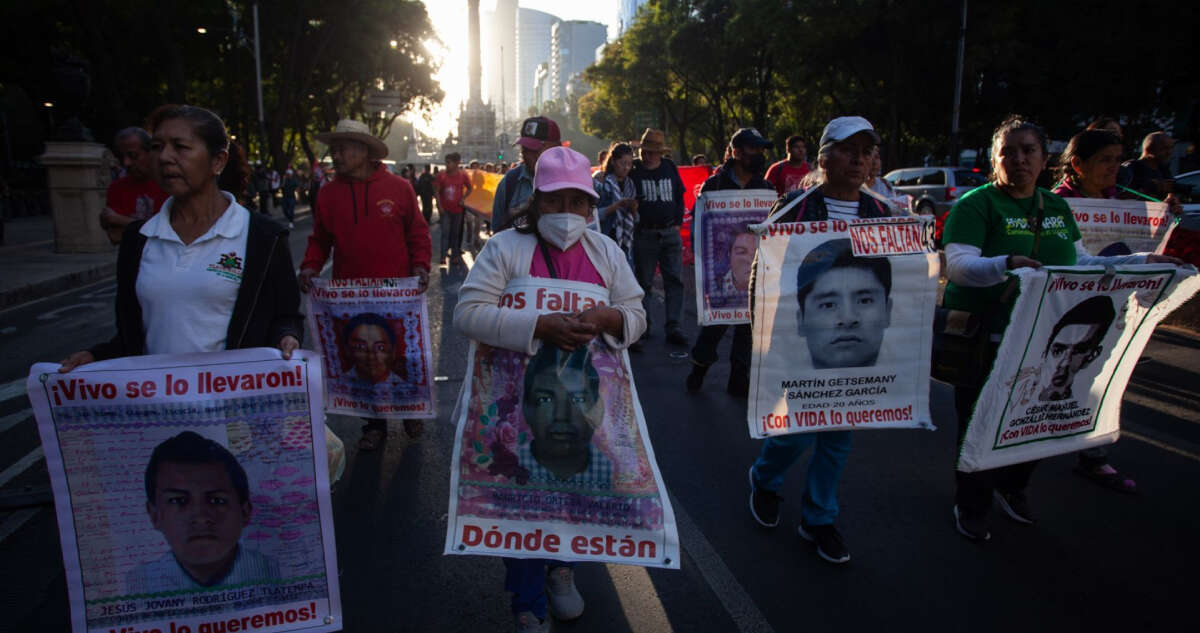 El Gobierno de Claudia Sheinbaum plantea 5 ejes para avanzar con el caso Ayotzinapa