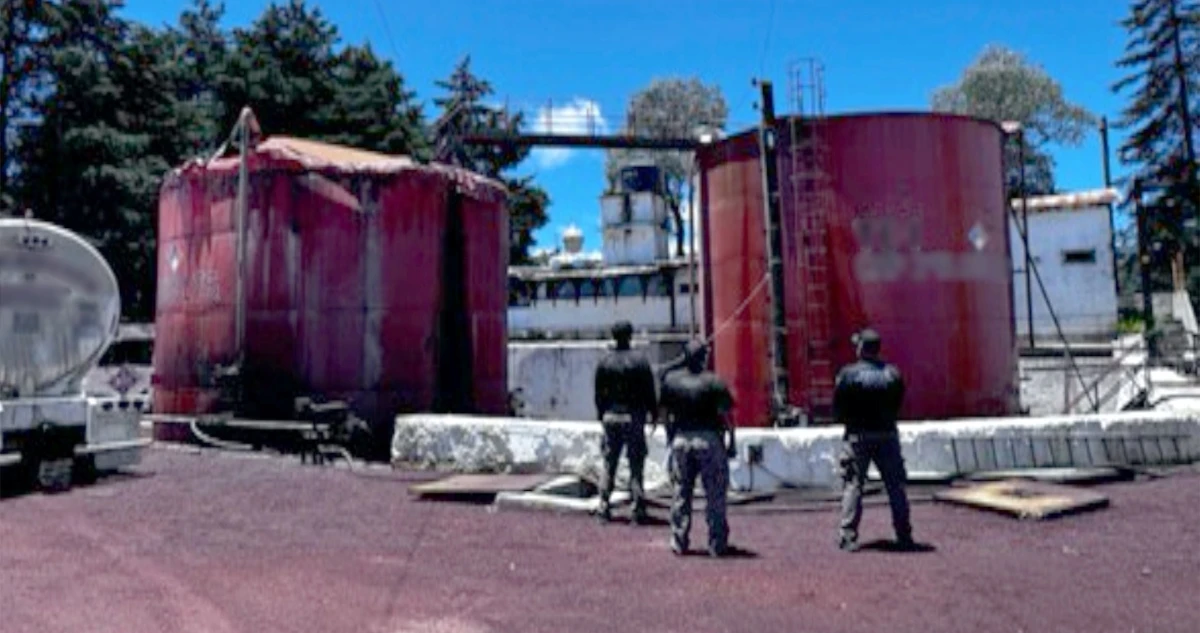 FGR asegura 933 mil litros de hidrocarburo, tres cisternas y 64 vehículos en Veracruz