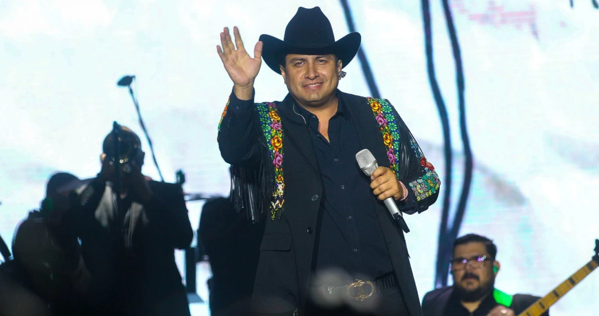 Padre de Julión Álvarez es detenido en Campeche; iba armado y en vehículo robado