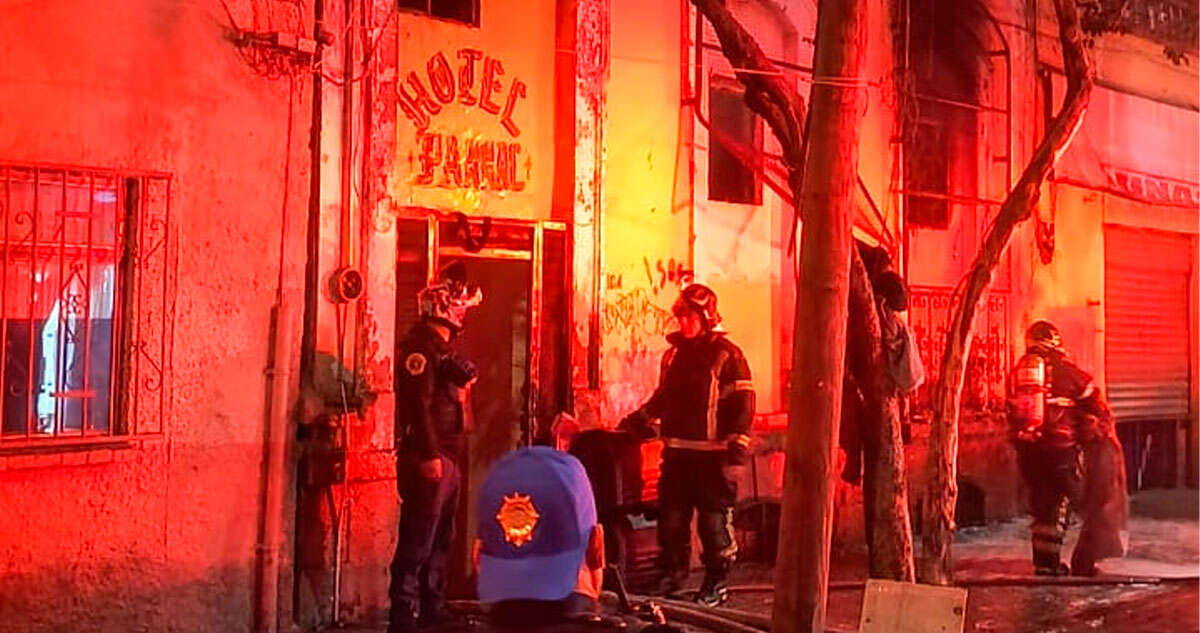 Incendio consume hotel en la colonia Guerrero; reportan 4 muertos y 2 menores heridos