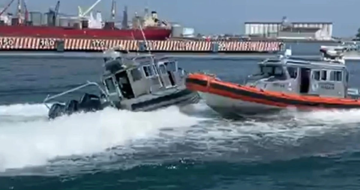VIDEO ¬ Dos embarcaciones de Semar chocan durante práctica en Veracruz; hay 2 heridos
