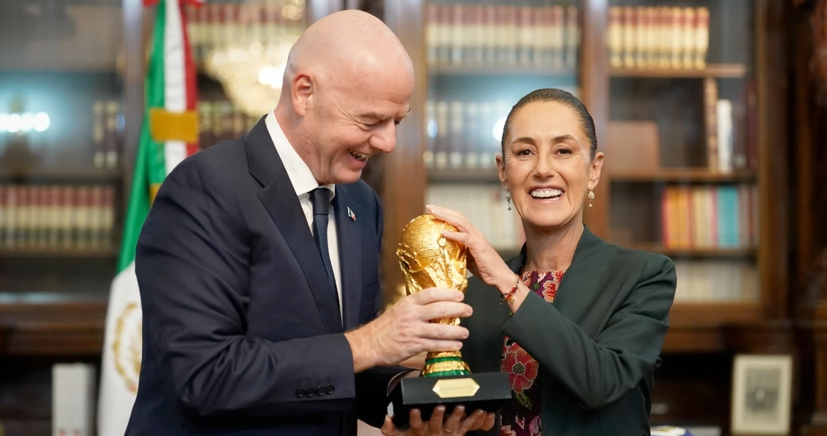 Sheinbaum recibe a Gianni Infantino y confirma sedes del Mundial 2026 en México