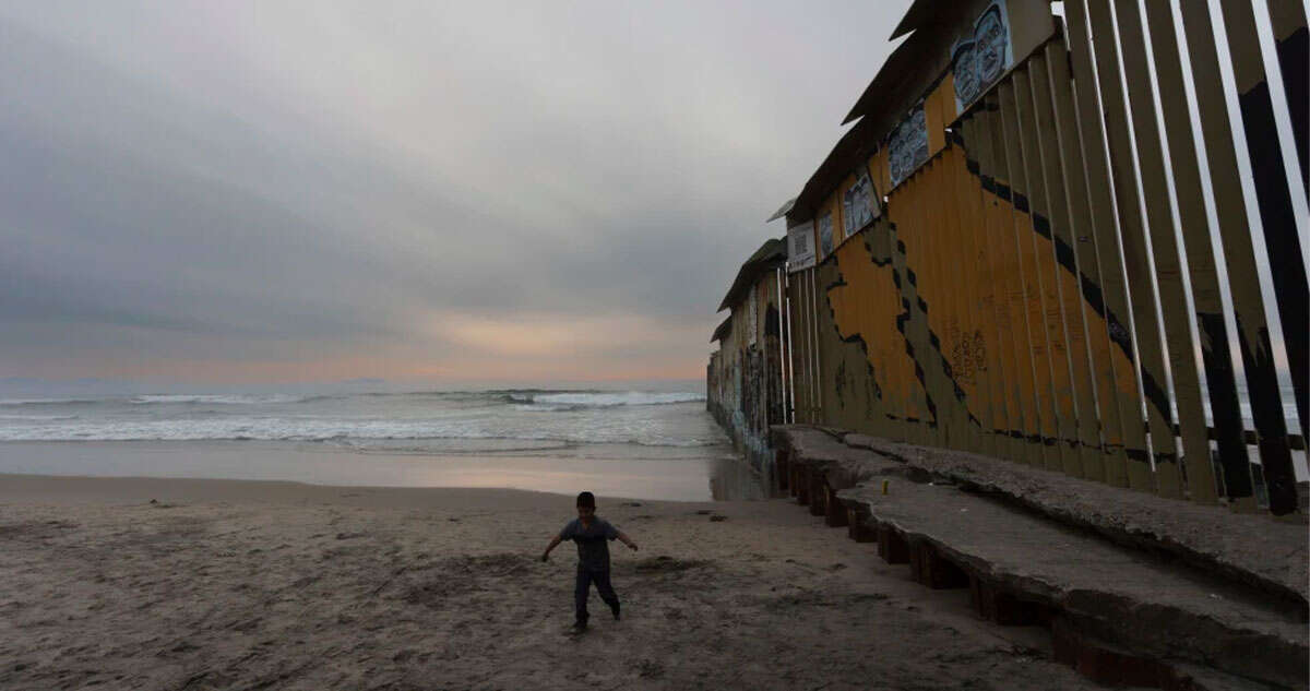 Cifras tiran discurso de Trump: arrestos de migrantes en frontera común bajan 17%